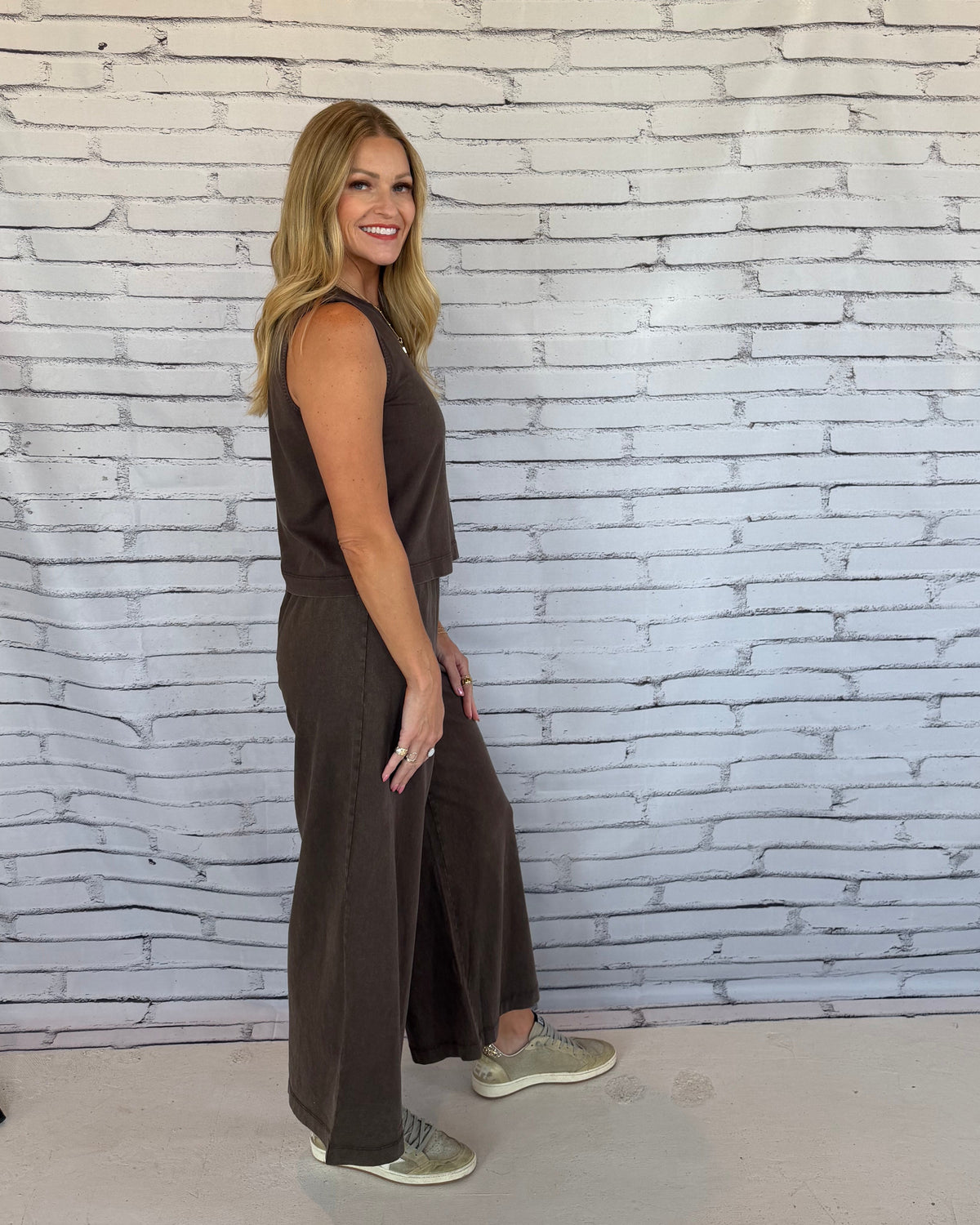 Sloane Jersey Muscle Tank Dark Chocolate