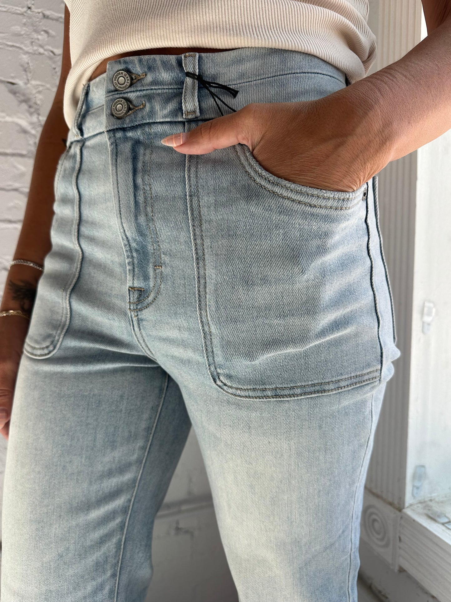 Happi Flare Jean Light