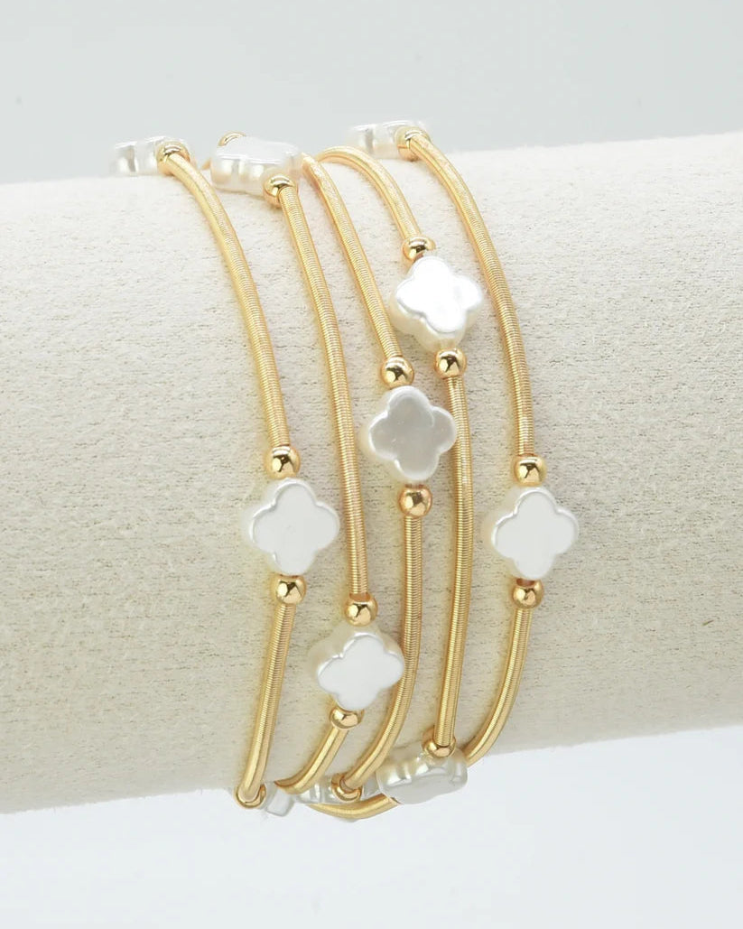 Stretch Gold Bracelet with Shell Clover