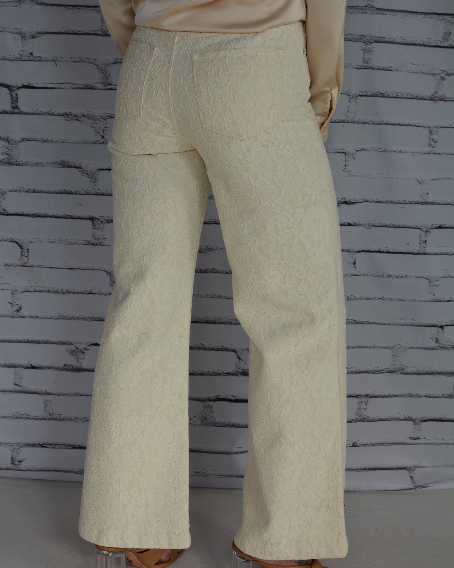 Fiona Lace Overlay Wheat