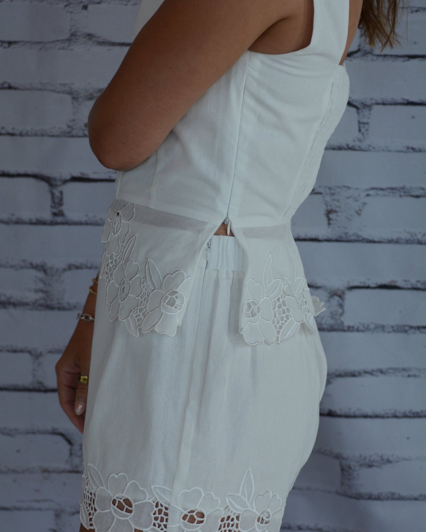 Daisy Thread Top