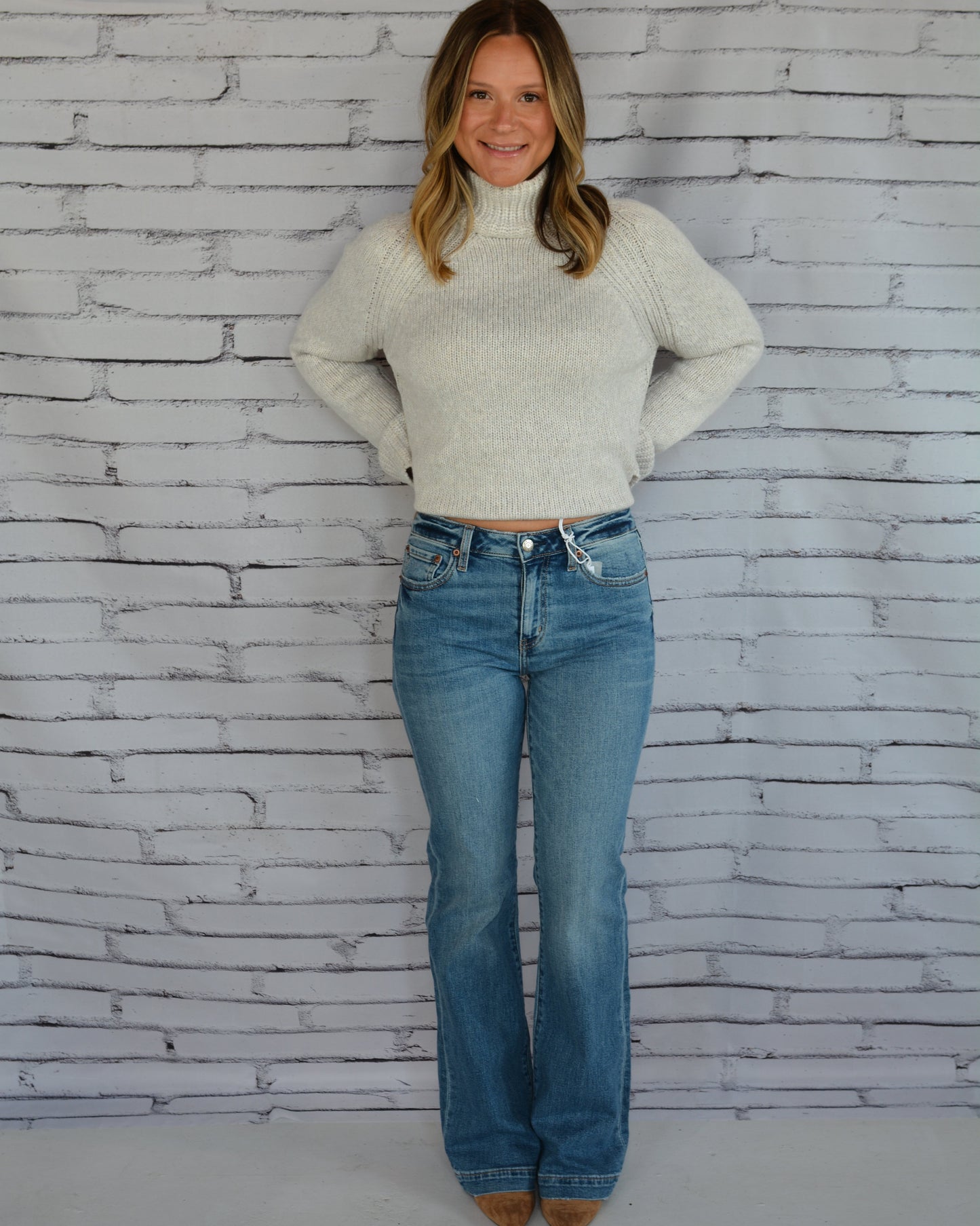 The Heartbreak Midrise Text Me